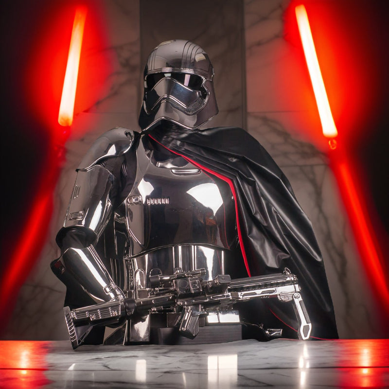 Captain Phasma Life-Size Bust / 1:1 Collectible Armor and Weapon