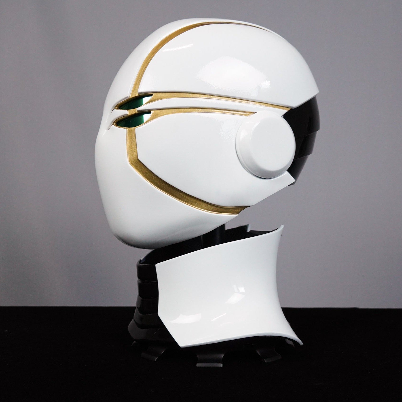 Jedi Helmet White&Gold with Neck