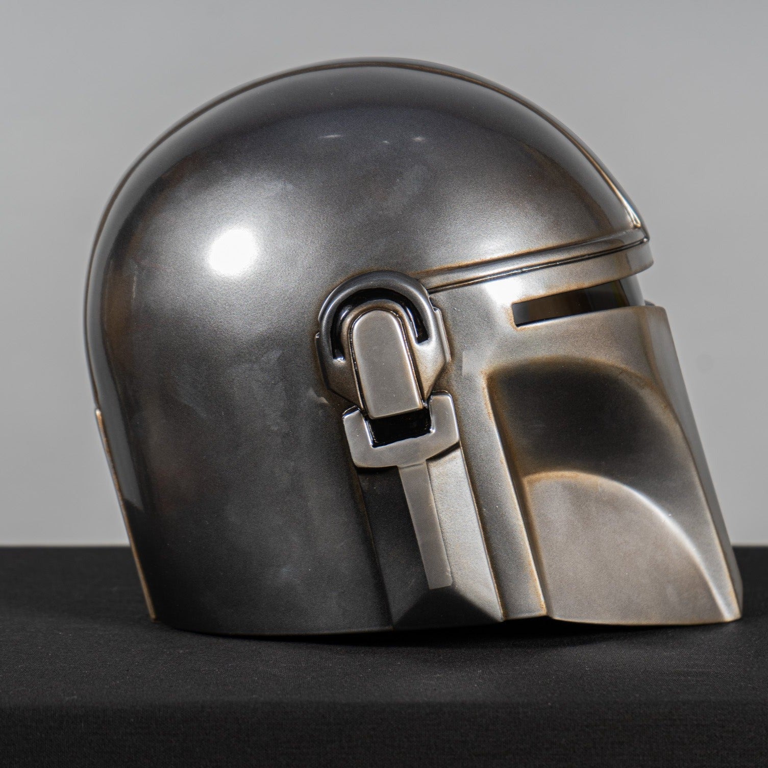 Mando Helmet Weathered / Beskar Helmet Replica / Mandaloriann armor