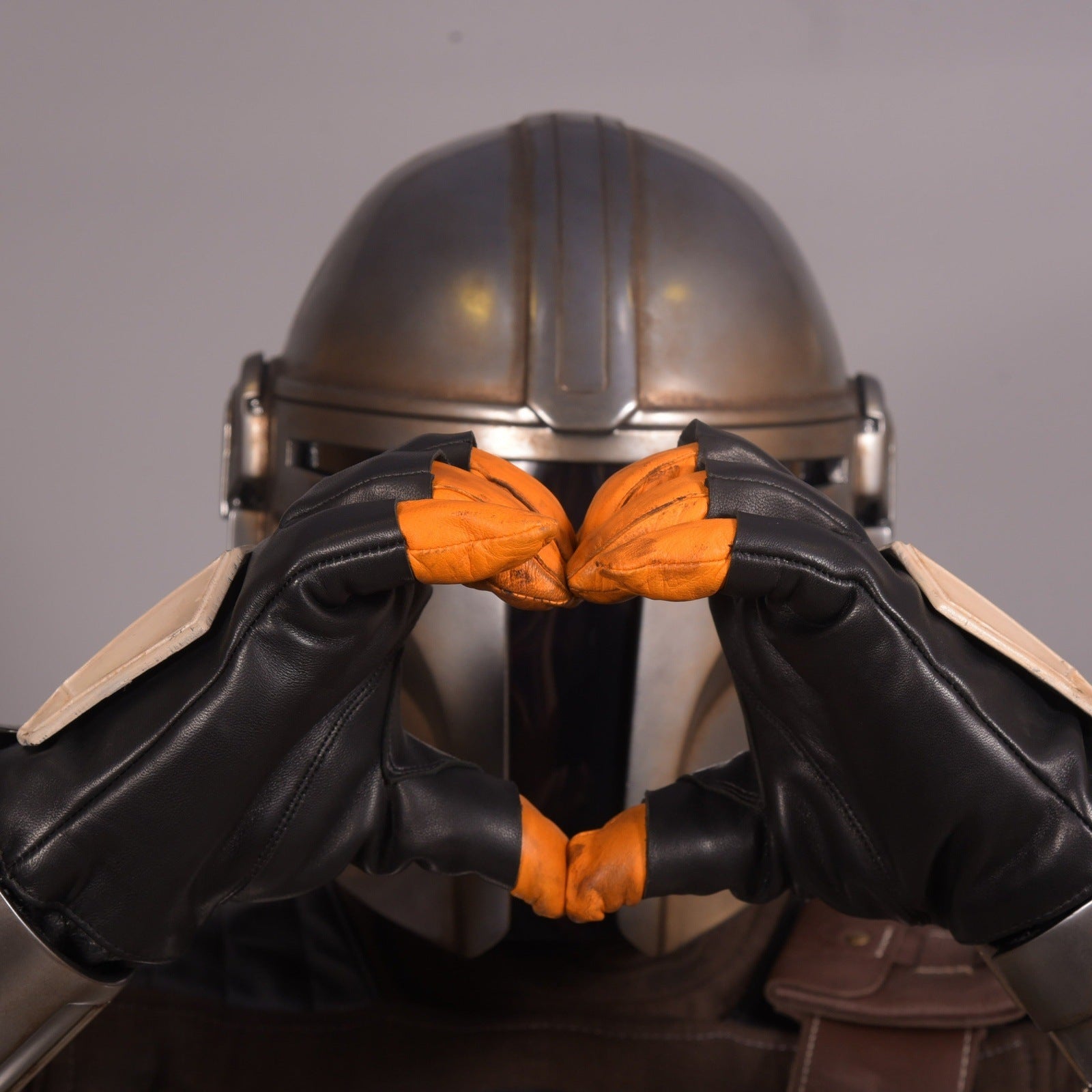 Mandalorian Leather Gloves