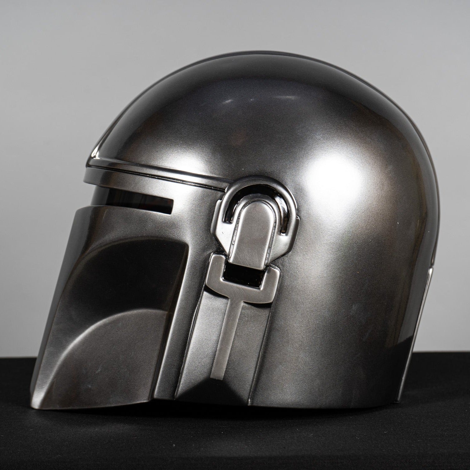 Mando Helmet / Beskar Helmet Replica / Mandaloriann armor