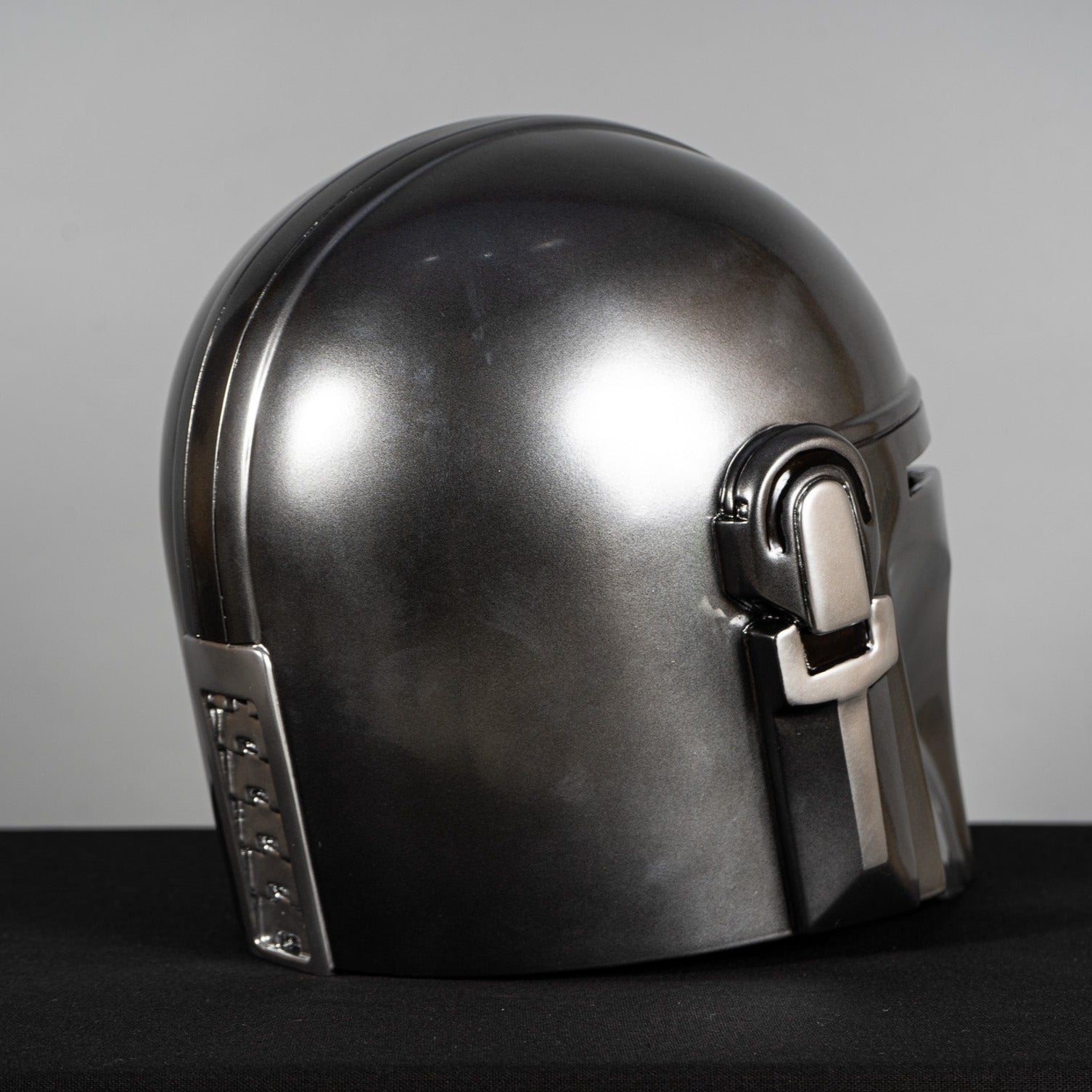 Mando Helmet / Beskar Helmet Replica / Mandaloriann armor