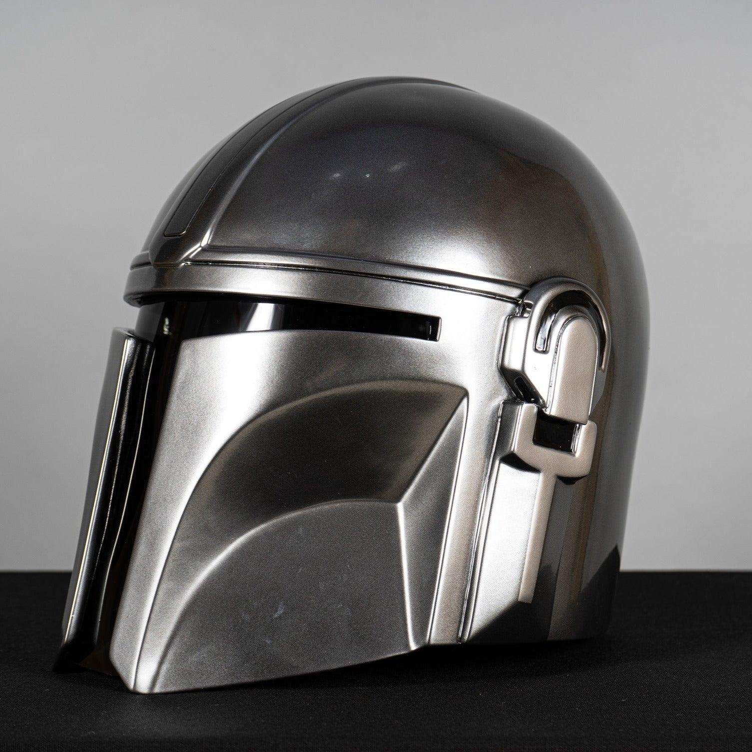 Mando Helmet / Beskar Helmet Replica / Mandaloriann armor