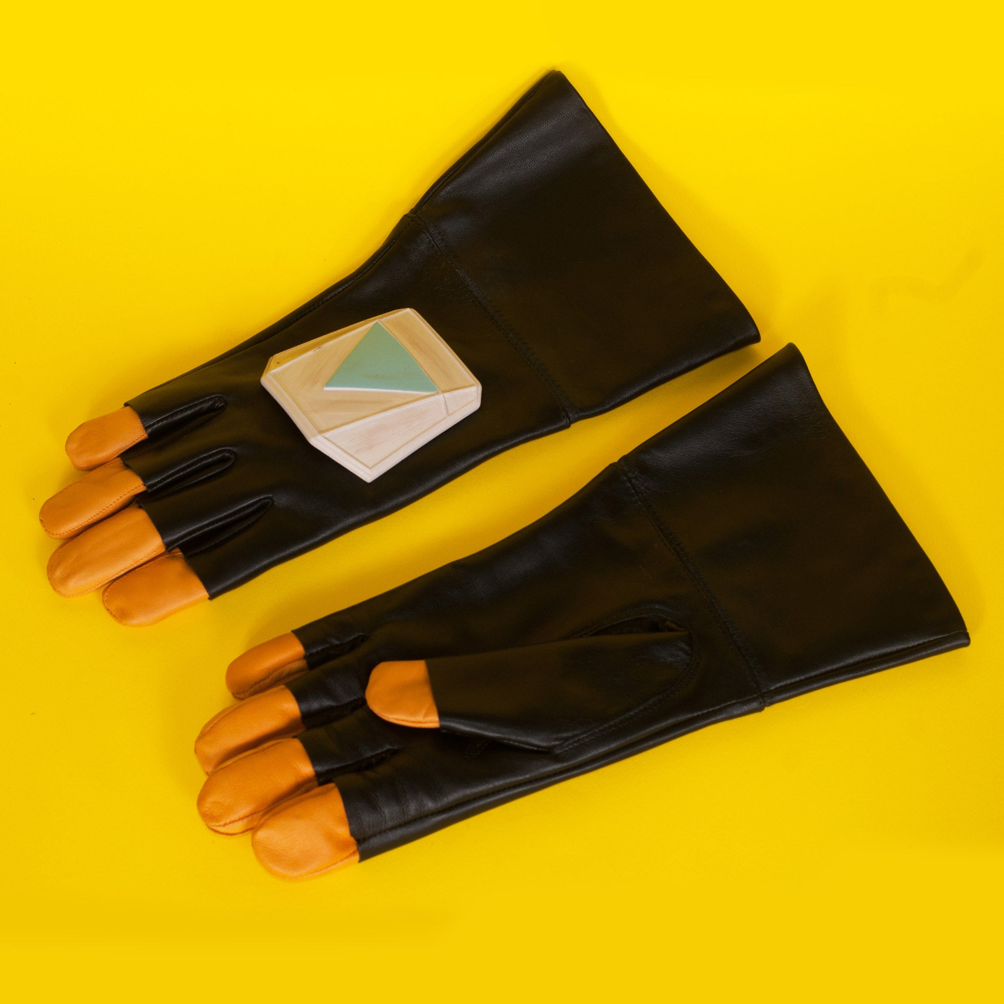 Mandalorian Leather Gloves