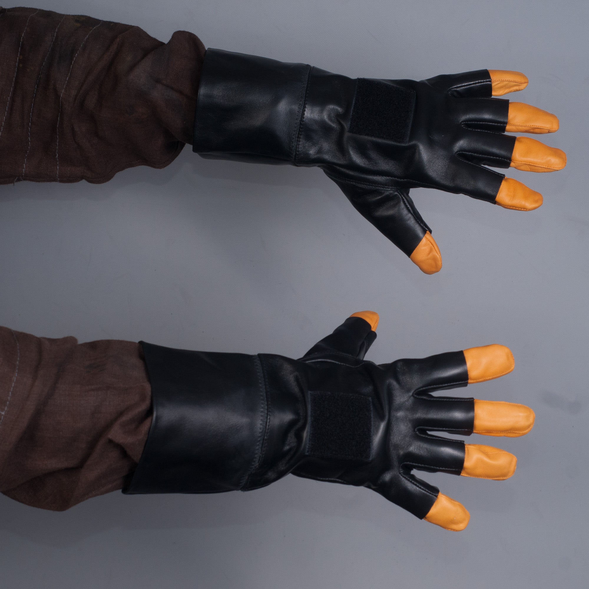 Mandalorian Leather Gloves