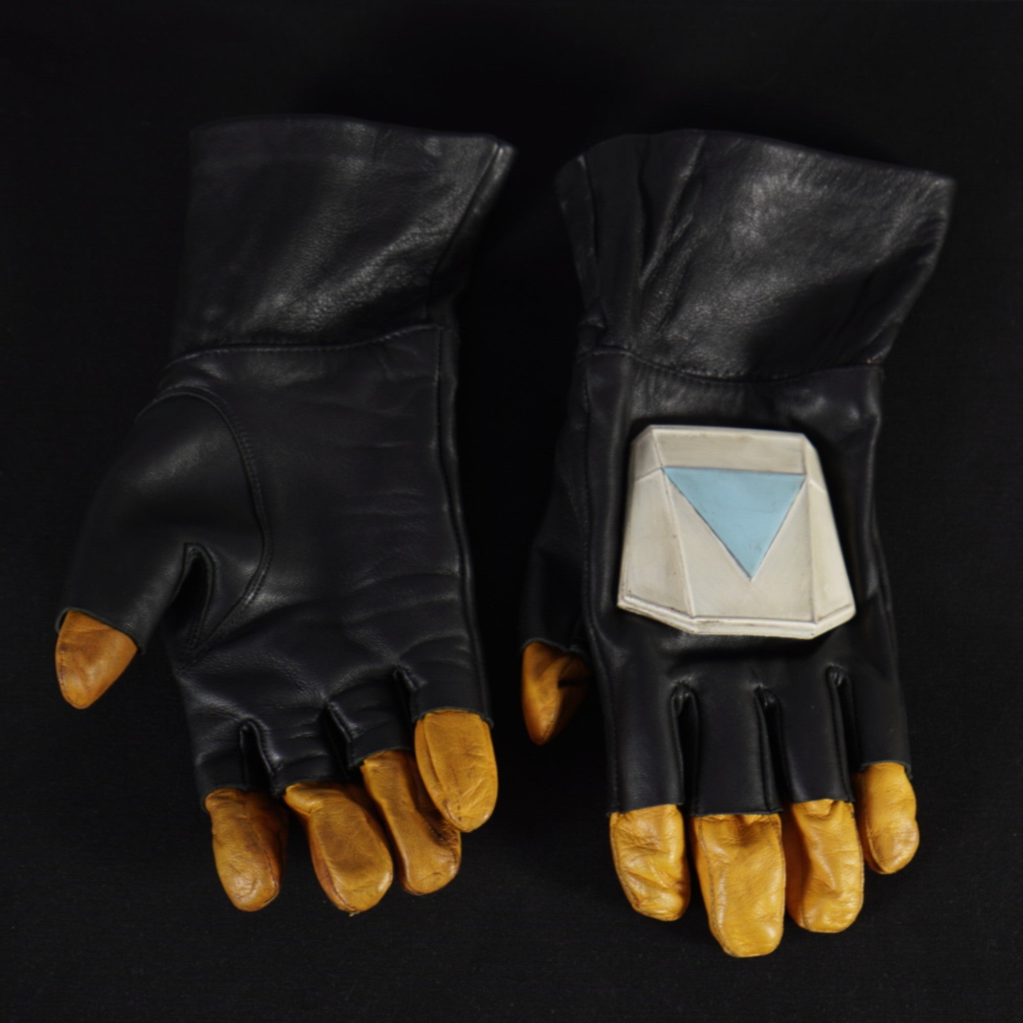 Mandalorian Leather Gloves