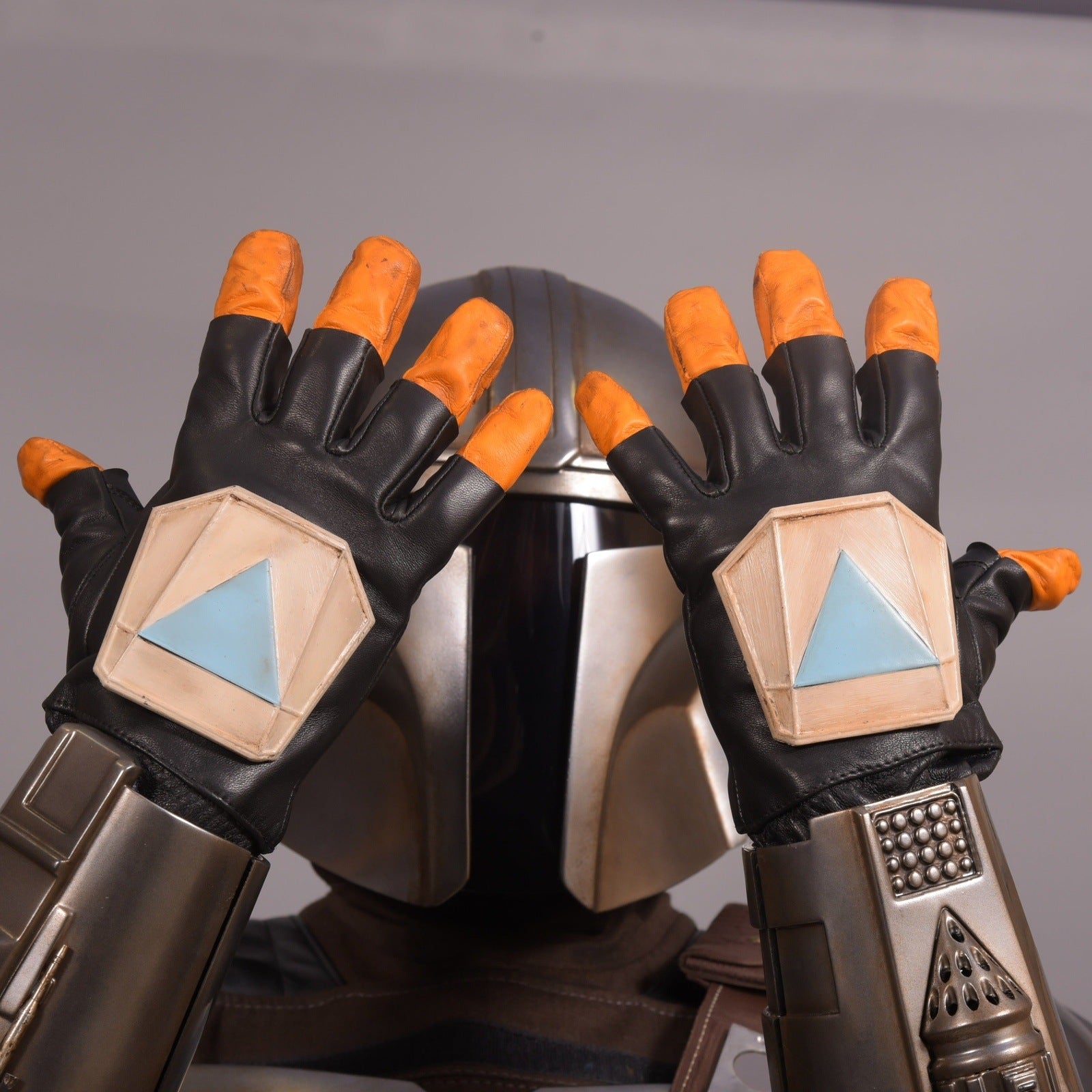 Mandalorian Leather Gloves