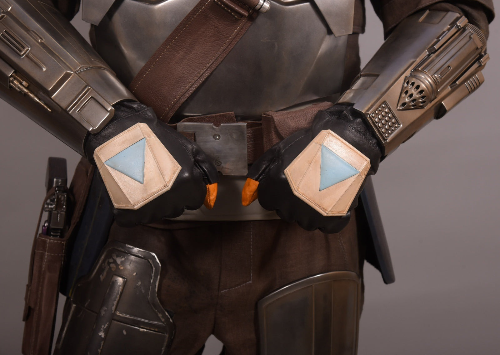 Mandalorian Leather Gloves