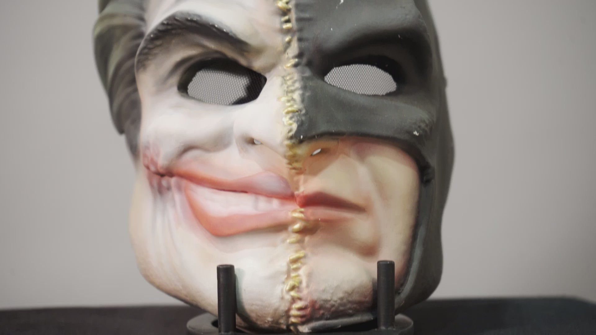 Batman_Joker_cosplay_mask