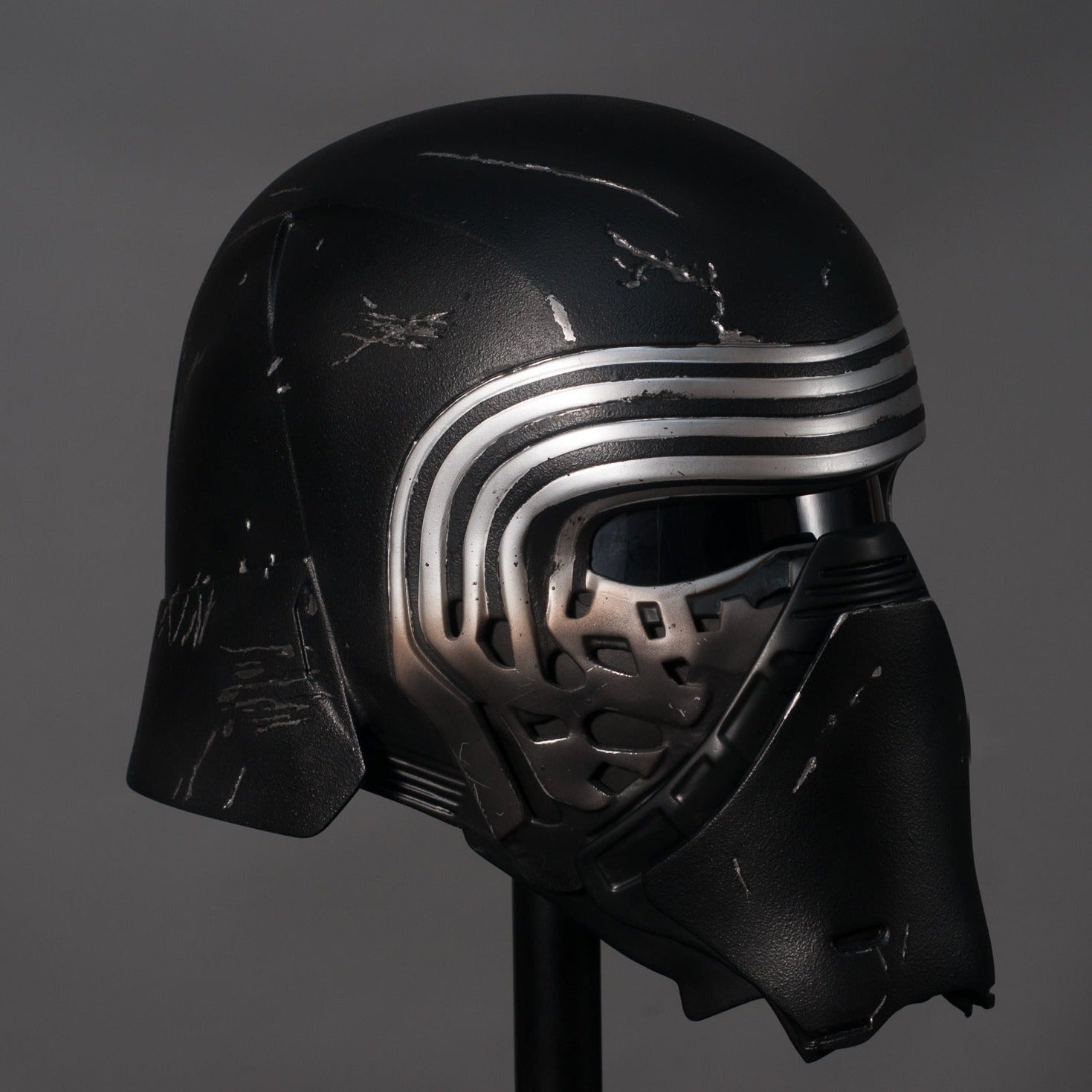 Kylo Ren Helmet / Sith Lord Cosplay