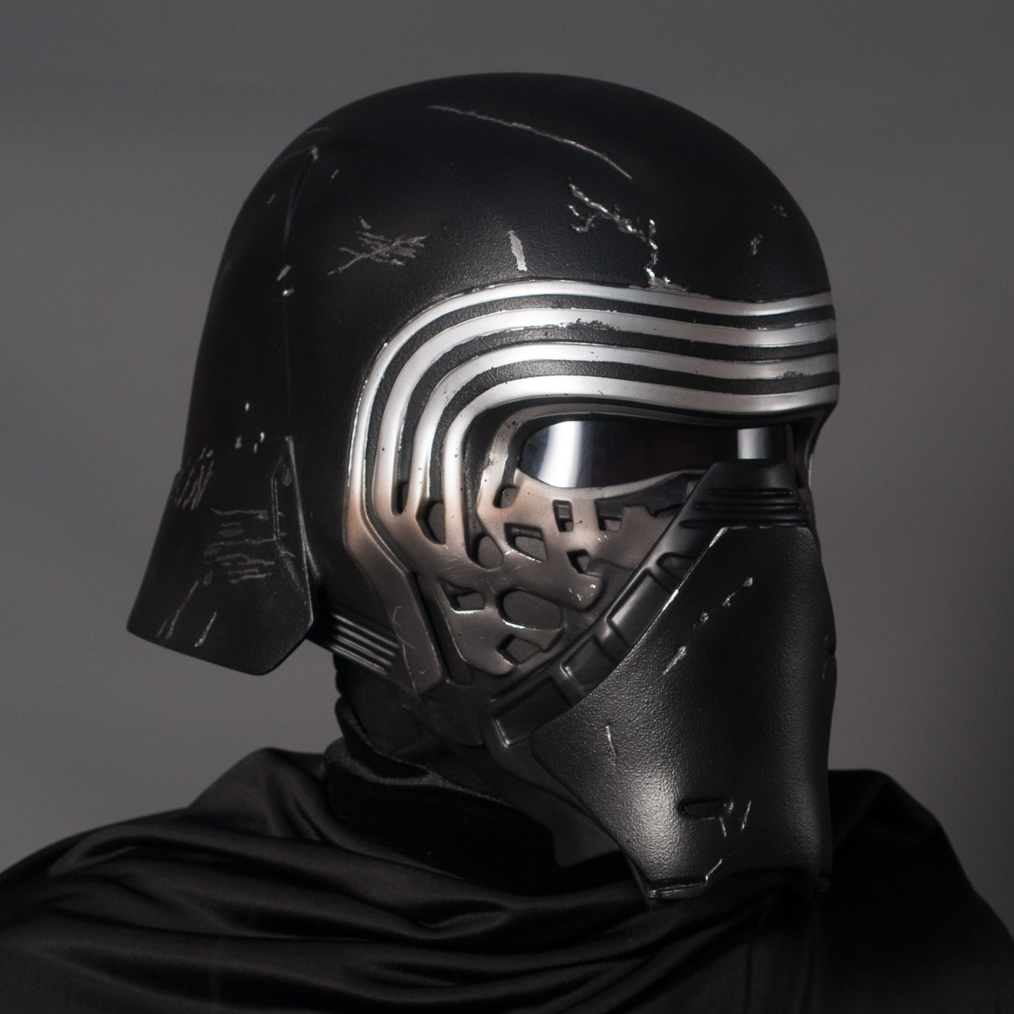 Kylo Ren Helmet / Sith Lord Cosplay