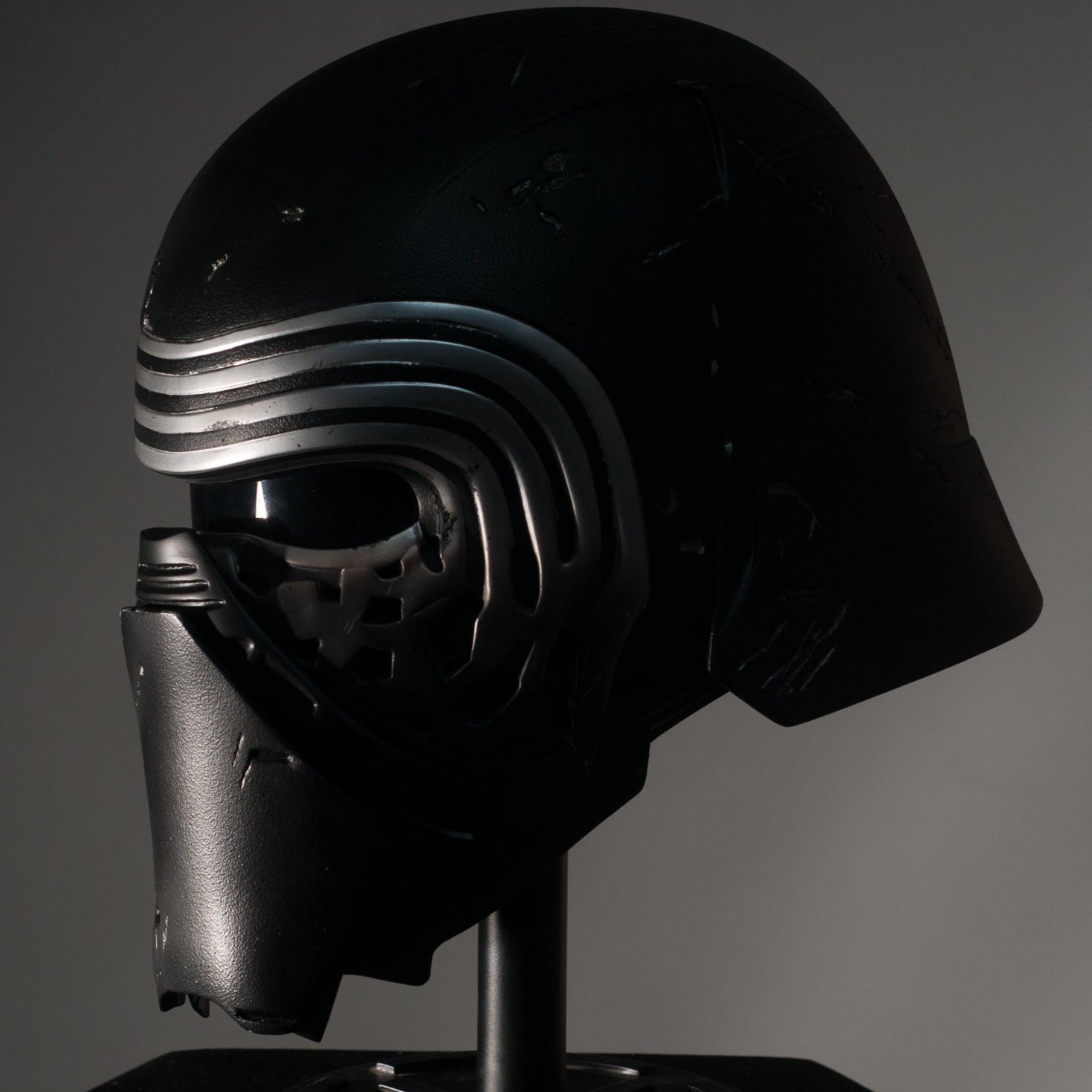 Kylo Ren Helmet / Sith Lord Cosplay