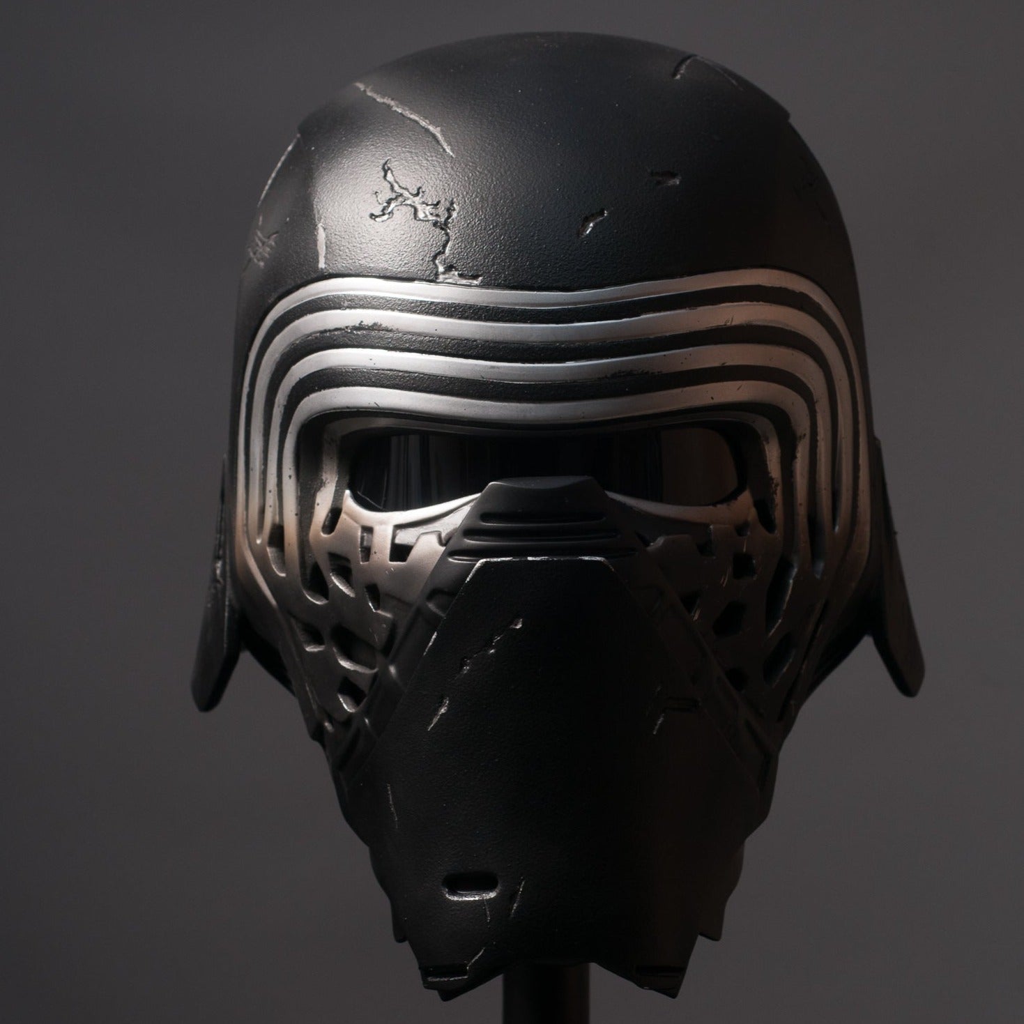 Kylo Ren Helmet / Sith Lord Cosplay