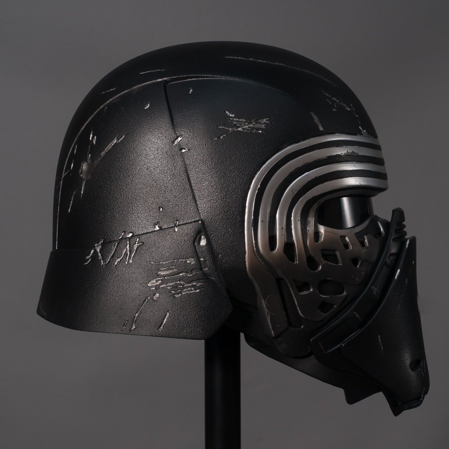 Kylo Ren Helmet / Sith Lord Cosplay