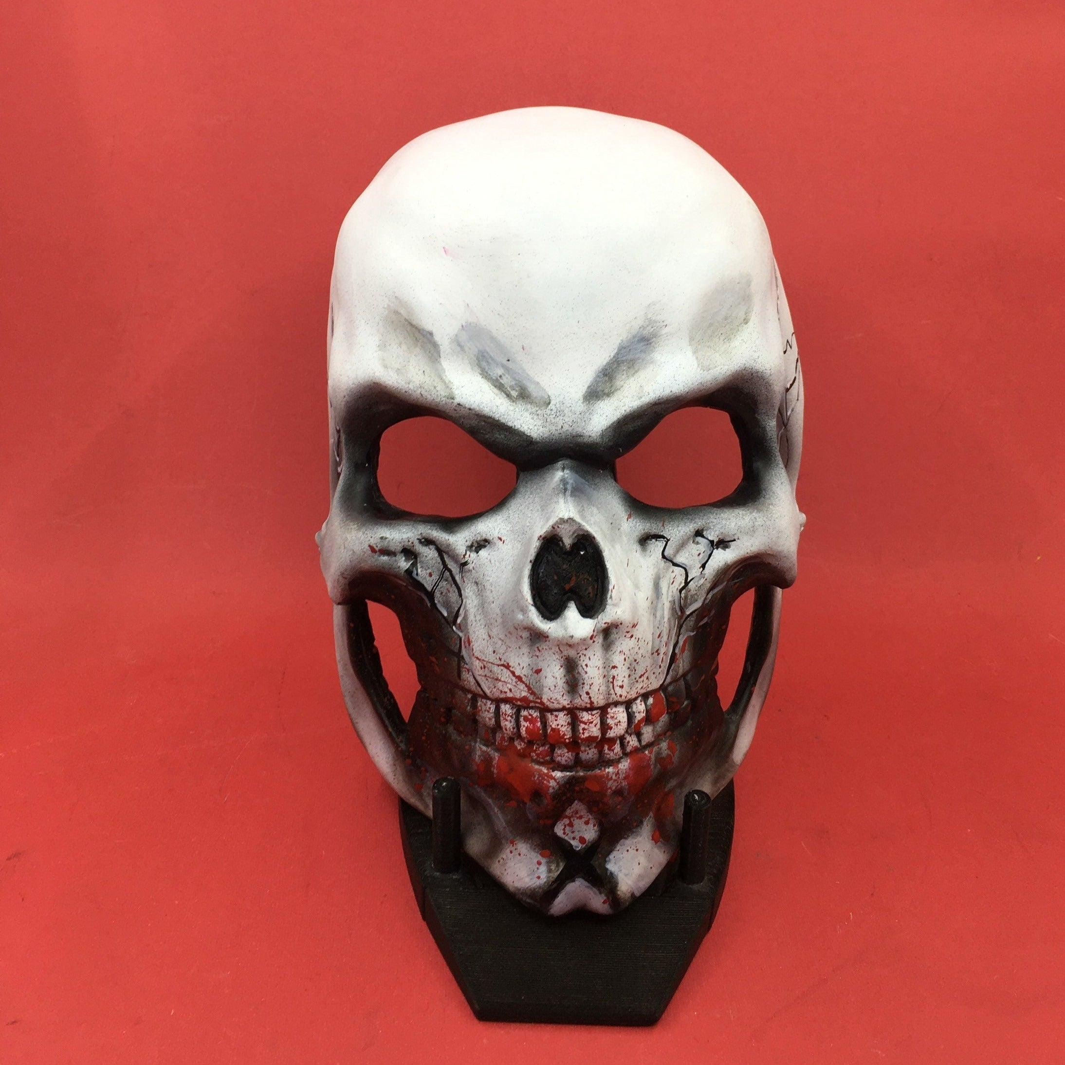 Skull Mask with moving jaw