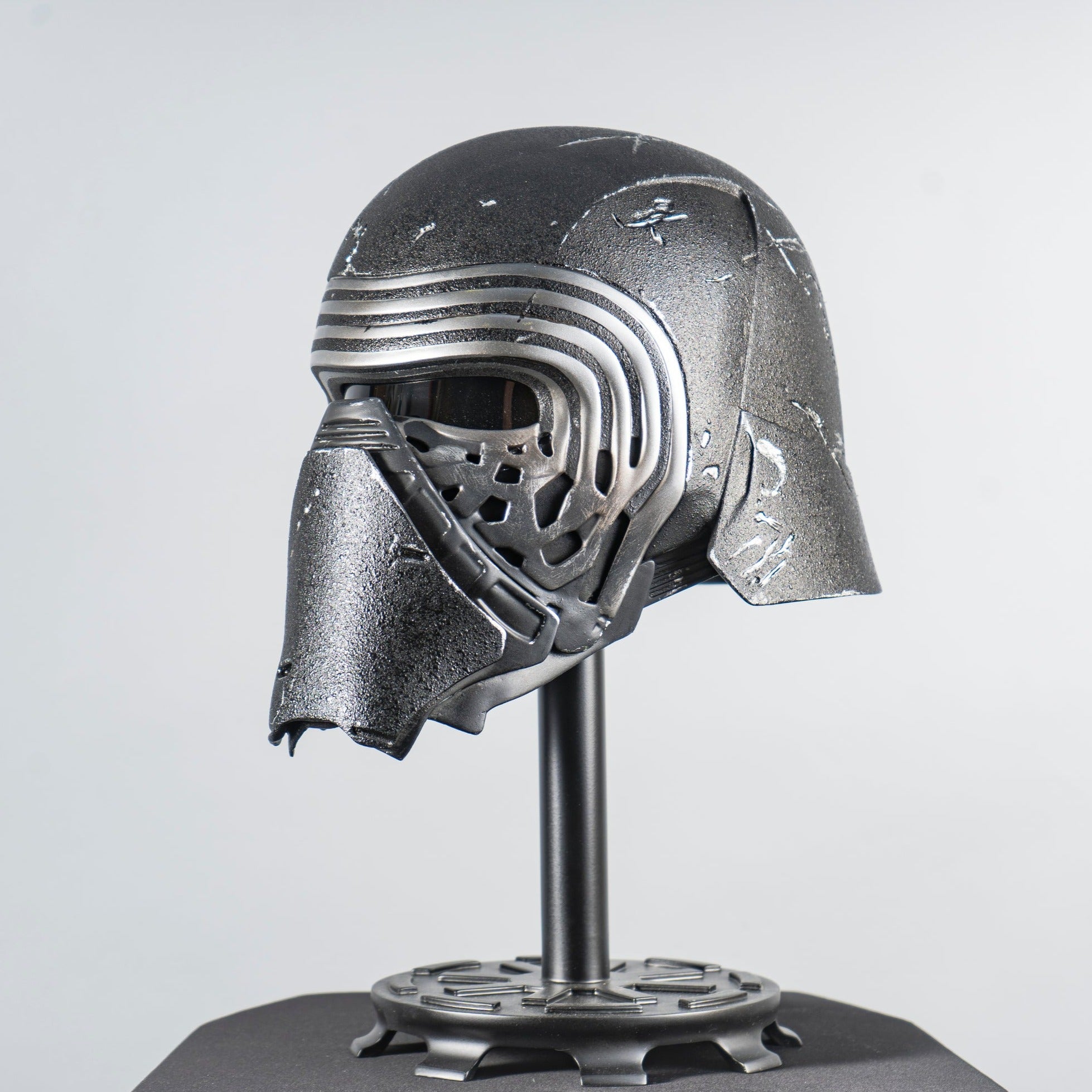 Kylo Ren Helmet / Sith Lord Cosplay